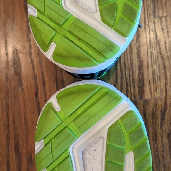 Men's US11 Saucony Ride 10 Everun running shoe - Picture 5 of 6